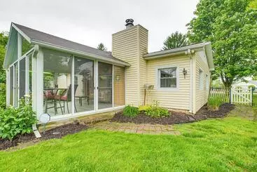 Mökkimajoitus Thornville Home W/ Boat Dock: On The Lake!