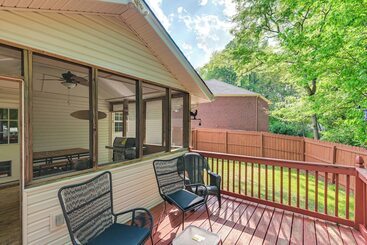 کلبه Cozy Hermitage Home W/ Deck: 11 Mi To Nashville!