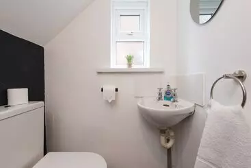 اقامتگاه Captivating Beverley 3 Bed House Private Parking