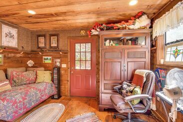 קוטג'' Rustic Cabin W/ Porches: 8 Mi To Tallulah Gorge!