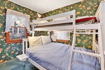 茅舍 Temple Lake Views #2298