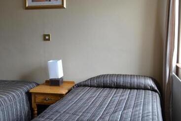 تختخواب و صبحانه Gate Lodge