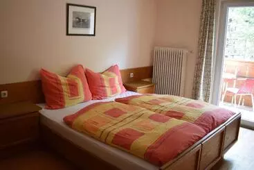 Heli S Bike & Hike Hostel