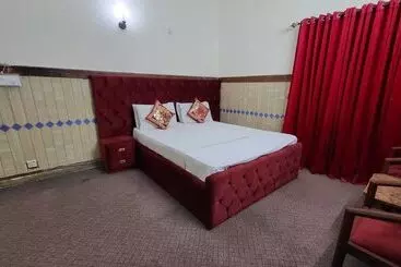 Majatalo Uk Lodge Guest House