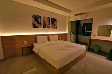 هتل Mali House Sakon Nakhon