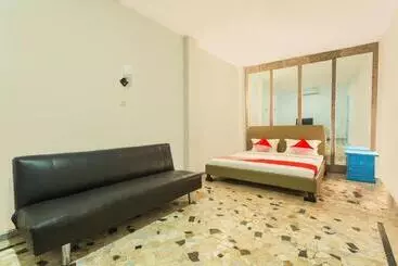 ホテル Oyo 2544 Just In