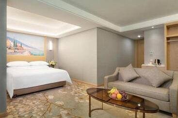 Vienna Hotel Guangxi Hechi Jinchengjiang Baima Street