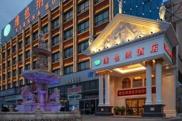 Vienna Hotel Hubei Dangyang Bus Passenger Station