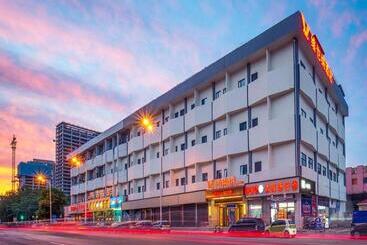 Vienna Hotel Tianjin Chentangzhuang Metro Station