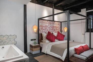 Hotel Blossom House Nanxun Qiushu Lane