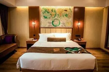 Hotelli James Joyce Coffetel Xinyang Municipal Government Railway Station