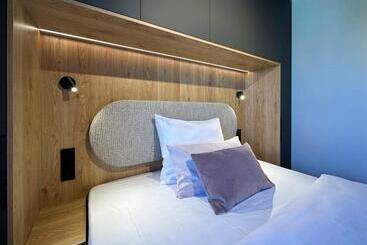 هتل B5 Apartments