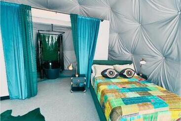 منتجع Daydreamer Domes