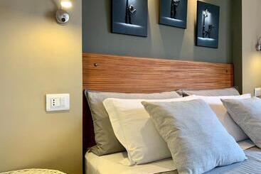 Pensão Porta Ronca B&b, Suites & Apts