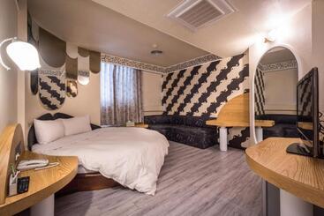 Hotel Golden Phoenix