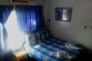 پانسیون Liya Guest Lodge
