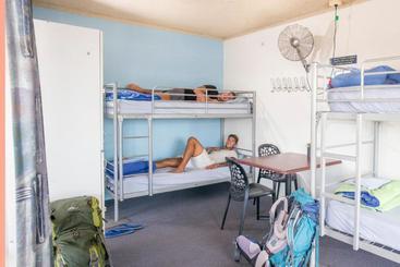 여관 Surfers Paradise Yha