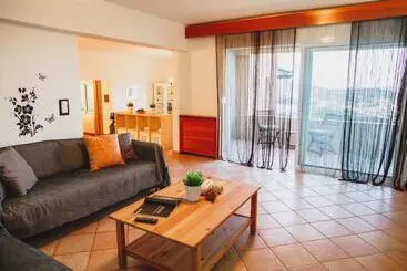 Appartements touristiques Wild Pear Villa