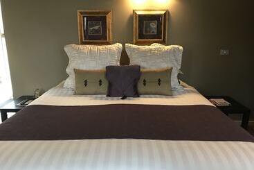 膳宿费 Spa Suites At Raven