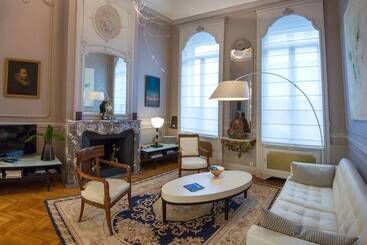 تختخواب و صبحانه Louise Sur Cour