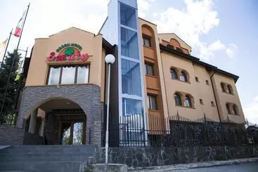 Family Hotel Emaly Green
