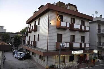 צימר Villa Dei Fiori