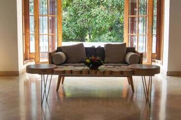 Hotel Iguanazu Bed & Breakfast