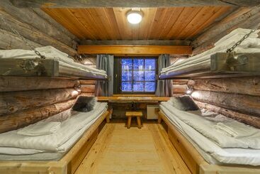 Hotel Kuukkeli Log Houses Porakka Inn