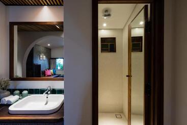 هتل The Myst Dong Khoi