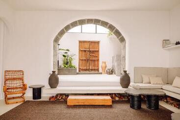 Aparthotel White Exclusive Suites & Villas