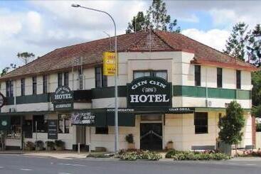 Отель Gin Gin Budget Accommodation