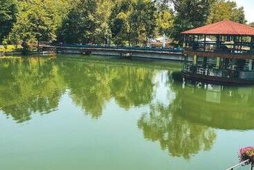 Resort Otel Waterside Houses