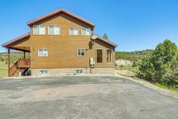 Landhus Alton Cabin W/ Wraparound Deck, Forest Views