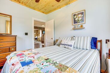 Charming Stone Cottage In Marion W/ Fire Pit!