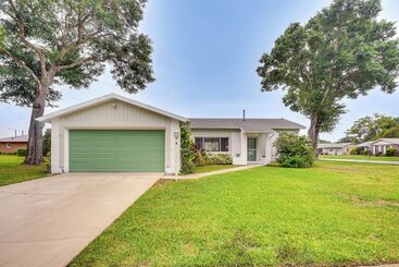 Mökkimajoitus Home Near Daytona Speedway, Dining + Beaches!