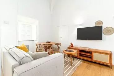 Aparthotel Limehome Evora Largo Dos Penedos