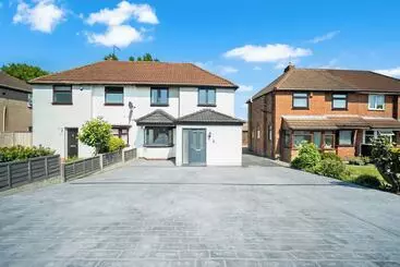 اقامتگاه Family/contractors 3 Bed House/parking/sleeps 7