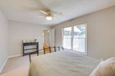 コテージ Smith Mountain Lake Home W/ Private Hot Tub & Dock