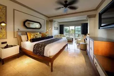 The Signature Level at Grand Palladium Lady Hamilton Resort & Spa - All Inclusive