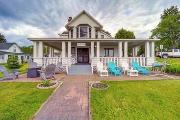 Waterfront Alanson Cottage W/ Dock & Lake Access!