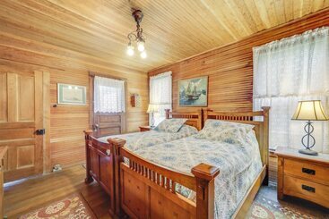 Waterfront Alanson Cottage W/ Dock & Lake Access!