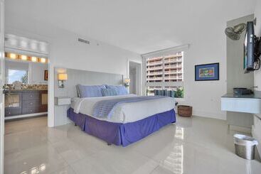Gorgeous Spacious 2bed Bayview Apartment