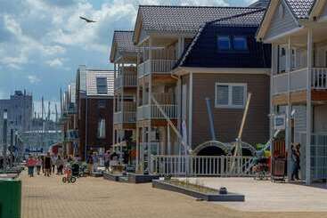 Houseboat Grey Seal Comfortable Vacation Home