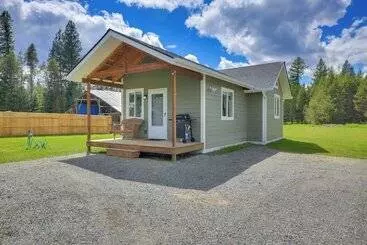 コテージ Peaceful Bonners Ferry Cabin W/ Deck & Mtn Views!