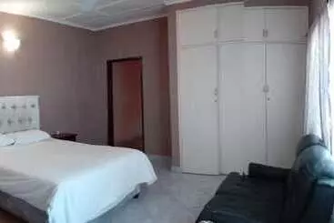 ペンション The White House Of Victoria Falls