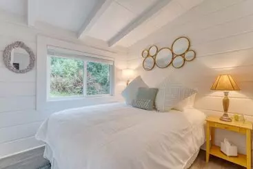 Mökkimajoitus Sanctuary By The Sea By Avantstay Waterfront + Views