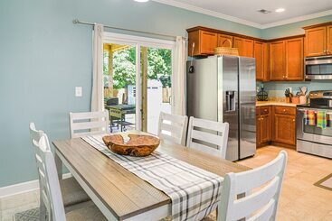 بيت ريفى Sneads Ferry Home: Close To Beaches & Boat Ramp!