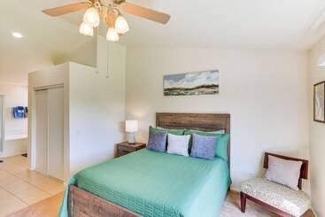 Сельский дом Victorville Home W/ Large Yard & Charcoal Grill!