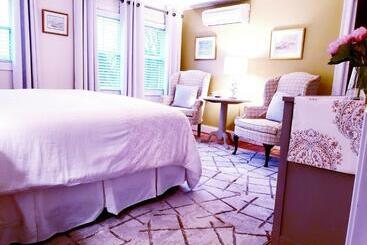 Elmere House Bed & Breakfast