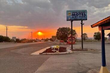 Four Winds Motel & Rv Park